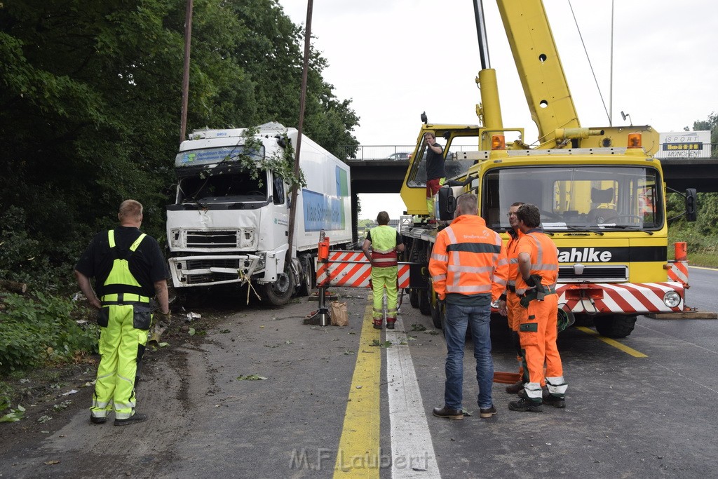 Schwerer VU A 3 Rich Oberhausen Hoehe AK Leverkusen P569.JPG - Miklos Laubert